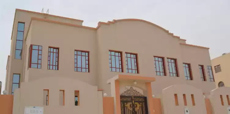 Residencial Listo Propiedad 6 + habitaciones de servicio U / F Villa Standerlone  alquiler en Doha #7603 - 1  image 